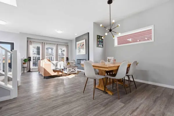 130 Palomino ST, Cochrane, AB T4C 2P8