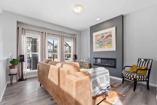 130 Palomino ST, Cochrane, AB T4C 2P8