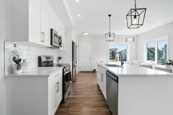 362 Canals XING SW, Airdrie, AB T4B 4L4