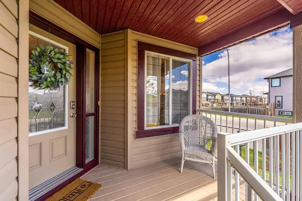 724 Luxstone LNDG SW, Airdrie, AB T4B 3L1