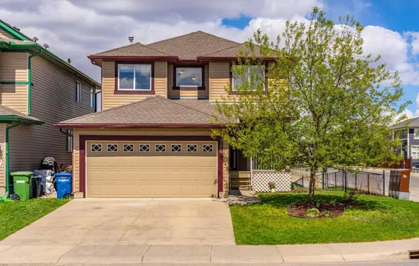 724 Luxstone LNDG SW, Airdrie, AB T4B 3L1
