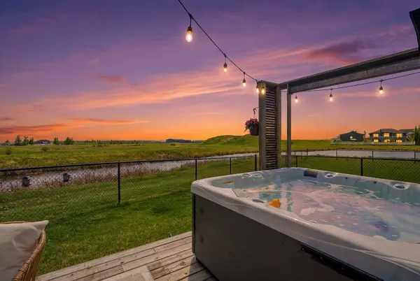 1021 Shantz PL, Crossfield, AB T0M 0S0