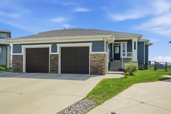 1021 Shantz PL, Crossfield, AB T0M 0S0
