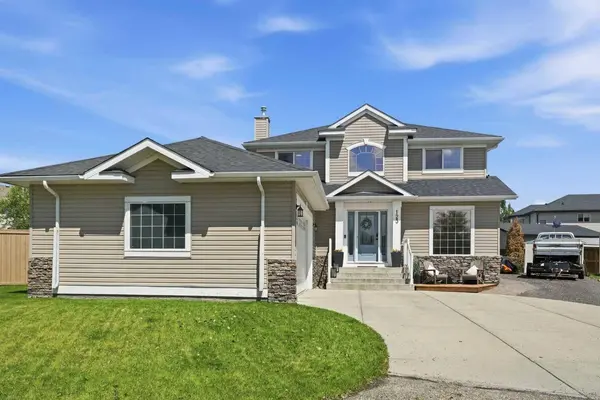 123 Canoe PL SW, Airdrie, AB T4B 2L5