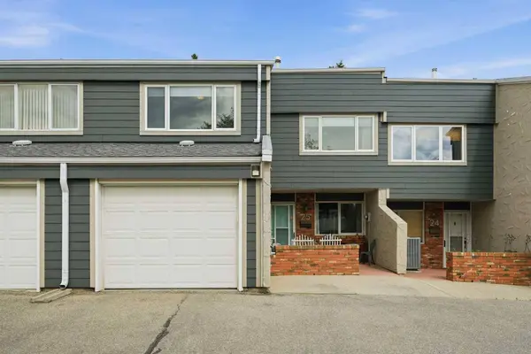 228 Theodore PL NW #25, Calgary, AB T2K 5S1