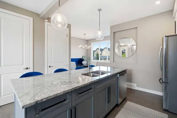 332 Lawthorn WAY SE, Airdrie, AB T4A 3M7