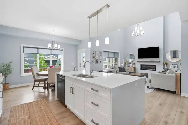 504 Creekrun LN SW, Airdrie, AB T4B 5J9
