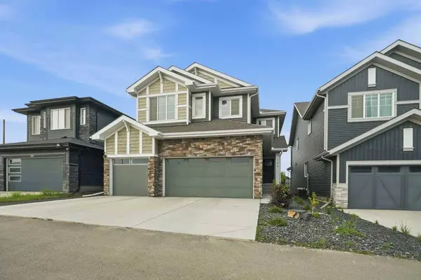 504 Creekrun LN SW, Airdrie, AB T4B 5J9