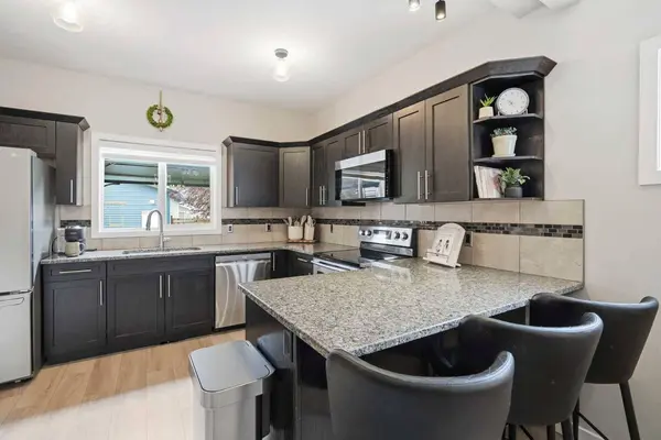 2518 W Ravenswood VW SE, Airdrie, AB T4A 0J7