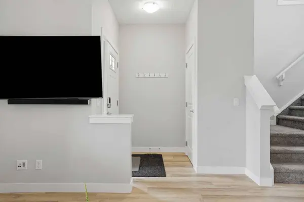 90 Hillcrest Close SW, Airdrie, AB T4B 4T9
