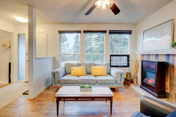 544 Blackthorn RD NE #401, Calgary, AB T2K5J5