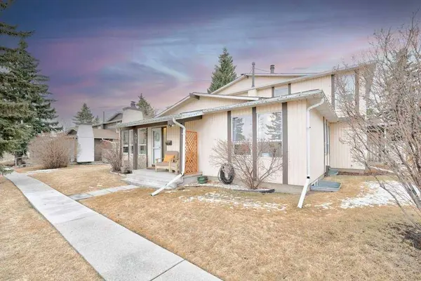 544 Blackthorn RD NE #401, Calgary, AB T2K5J5