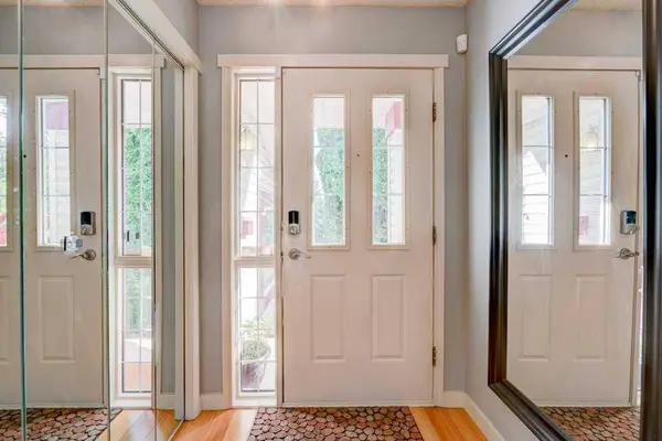 208 Mt Cornwall Mews SE, Calgary, AB T2Z2J8