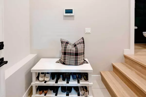 187 Willow PL, Cochrane, AB T4C 2A4