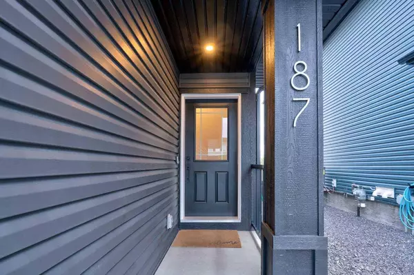 187 Willow PL, Cochrane, AB T4C 2A4