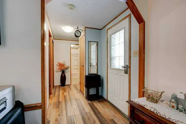 3126 Burroughs MNR NE, Calgary, AB T1Y 6K2