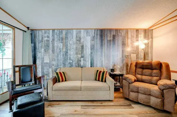 3126 Burroughs MNR NE, Calgary, AB T1Y 6K2