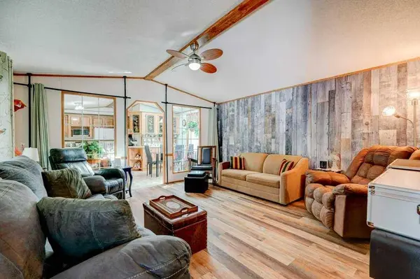 3126 Burroughs MNR NE, Calgary, AB T1Y 6K2