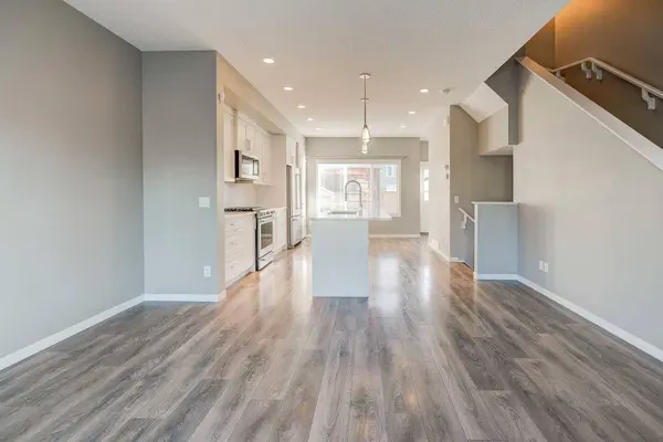 198 Masters AVE SE, Calgary, AB T3M2B7
