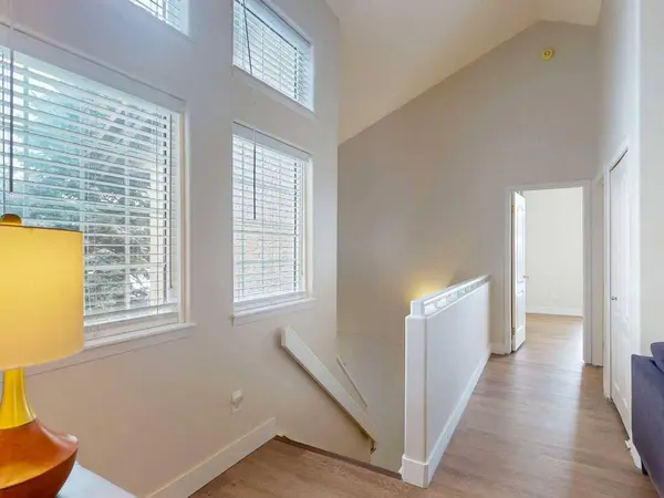 1997 Sirocco DR SW #207, Calgary, AB T3H 3E6