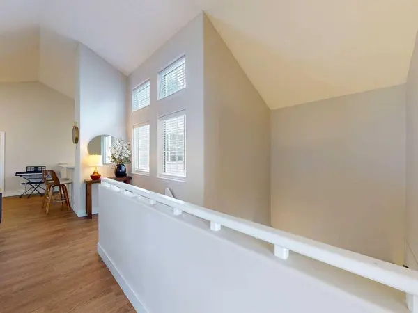 1997 Sirocco DR SW #207, Calgary, AB T3H 3E6