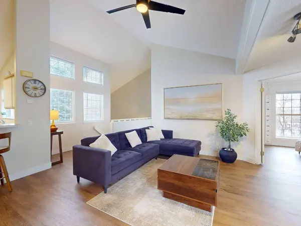 1997 Sirocco DR SW #207, Calgary, AB T3H 3E6