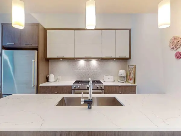 3450 19 ST SW #409, Calgary, AB T2T6V7
