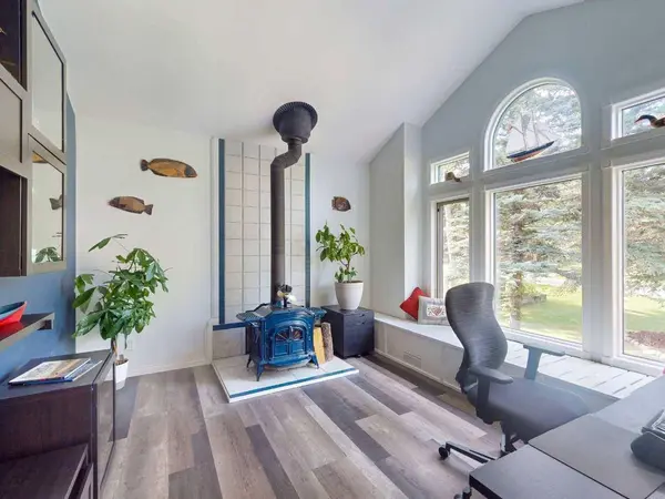 49 Manyhorses DR, Rural Rocky View County, AB T3Z1A4