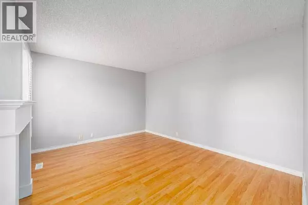 4, 3200 60 Street NE, Calgary, AB T1Y4K8