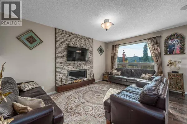66 Nolancliff Crescent NW, Calgary, AB T3R0S6