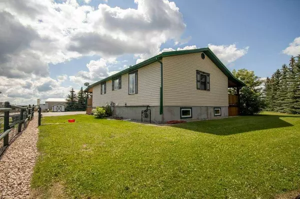 5446 584 HWY #123, Rural Mountain View County, AB T0M 1X0