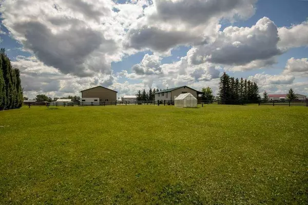 5446 584 HWY #123, Rural Mountain View County, AB T0M 1X0