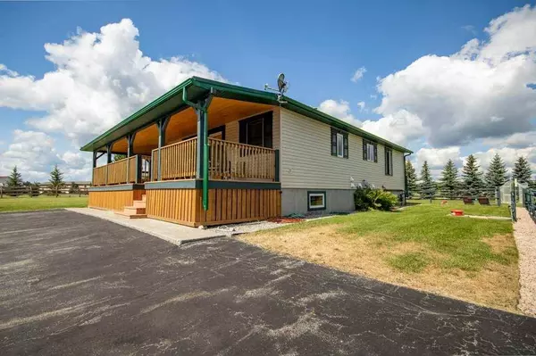 5446 584 HWY #123, Rural Mountain View County, AB T0M 1X0