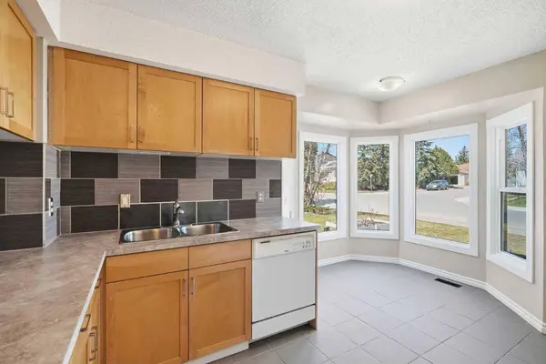 55 Templegreen DR NE, Calgary, AB T1Y 4Z1