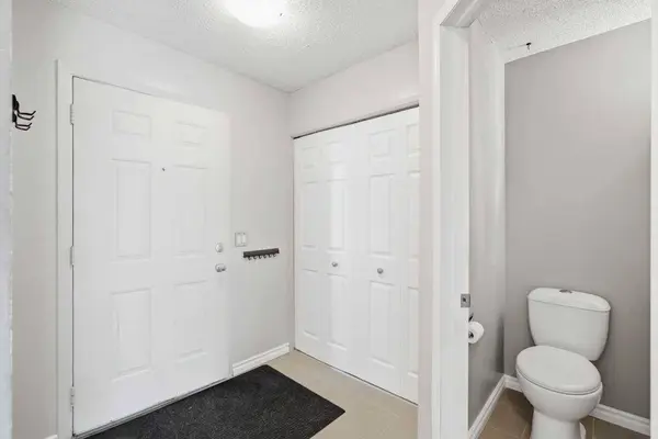 55 Templegreen DR NE, Calgary, AB T1Y 4Z1