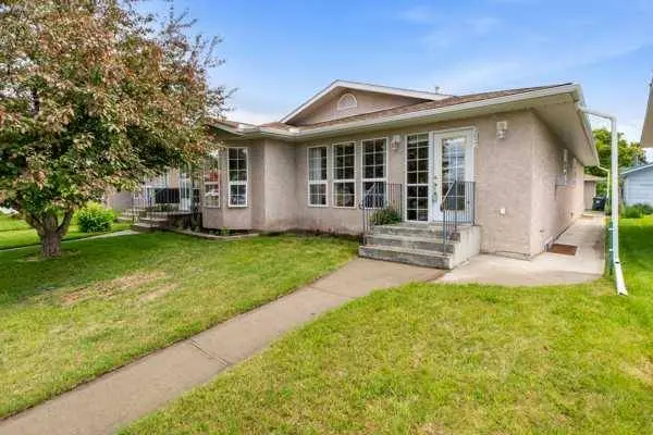 303A Centre ST N, Sundre, AB T0M 1X0