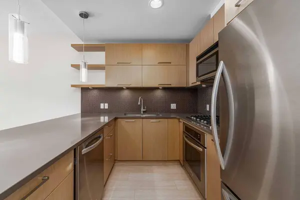 707 4 ST NE #108, Calgary, AB T2E 3S7