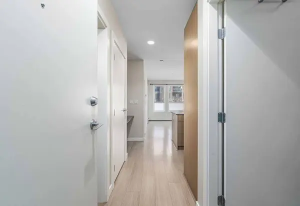 707 4 ST NE #108, Calgary, AB T2E 3S7