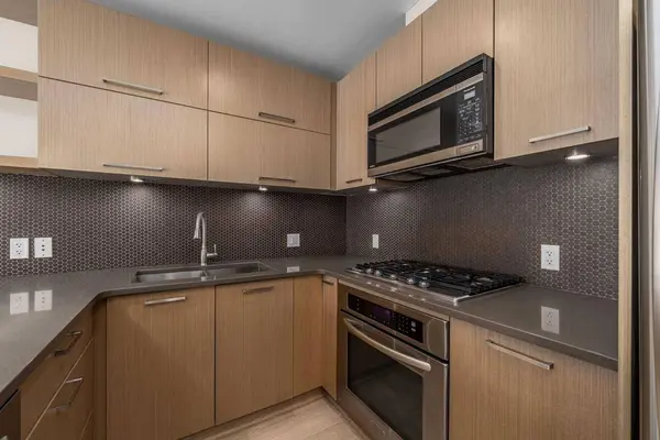 707 4 ST NE #108, Calgary, AB T2E 3S7