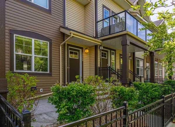 325 Mckenzie Towne SQ SE, Calgary, AB T2Z 1E3
