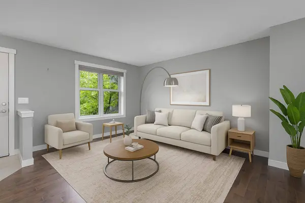 325 Mckenzie Towne SQ SE, Calgary, AB T2Z 1E3