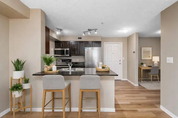 7130 80 AVE NE #210, Calgary, AB T3J 0N5