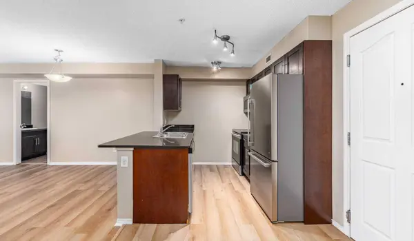 7130 80 AVE NE #210, Calgary, AB T3J 0N5