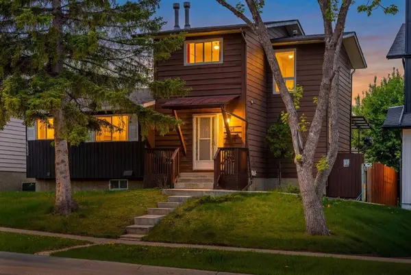 1455 Berkley DR NW, Calgary, AB T3K 1T6