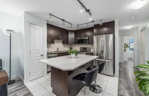1110 Mckenzie Towne ROW SE, Calgary, AB T2Z 1E1
