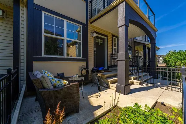 1110 Mckenzie Towne ROW SE, Calgary, AB T2Z 1E1