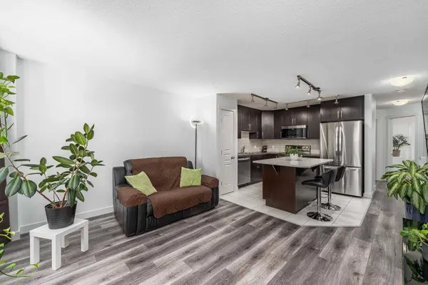 1110 Mckenzie Towne ROW SE, Calgary, AB T2Z 1E1