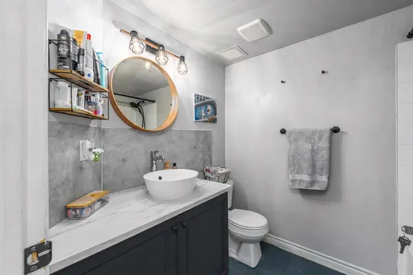 1121 6 AVE SW #1004, Calgary, AB T2P 5J4