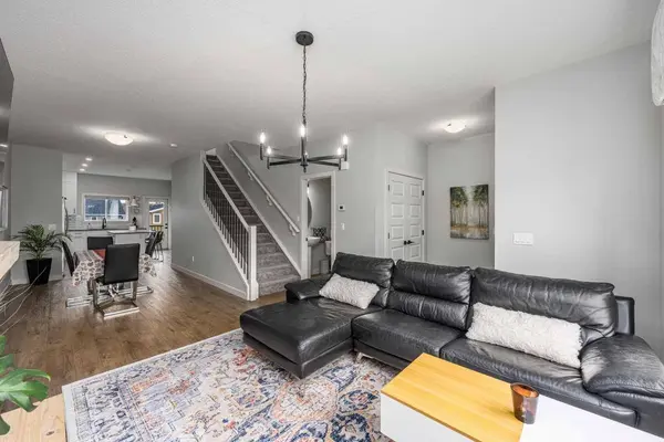 228 River Heights DR, Cochrane, AB T4C 0W2