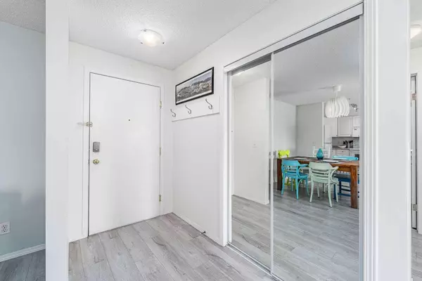 2000 Citadel Meadow PT NW #204, Calgary, AB T3G 5N5